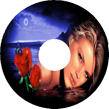 une femme allonger ds l'eau avec des roses